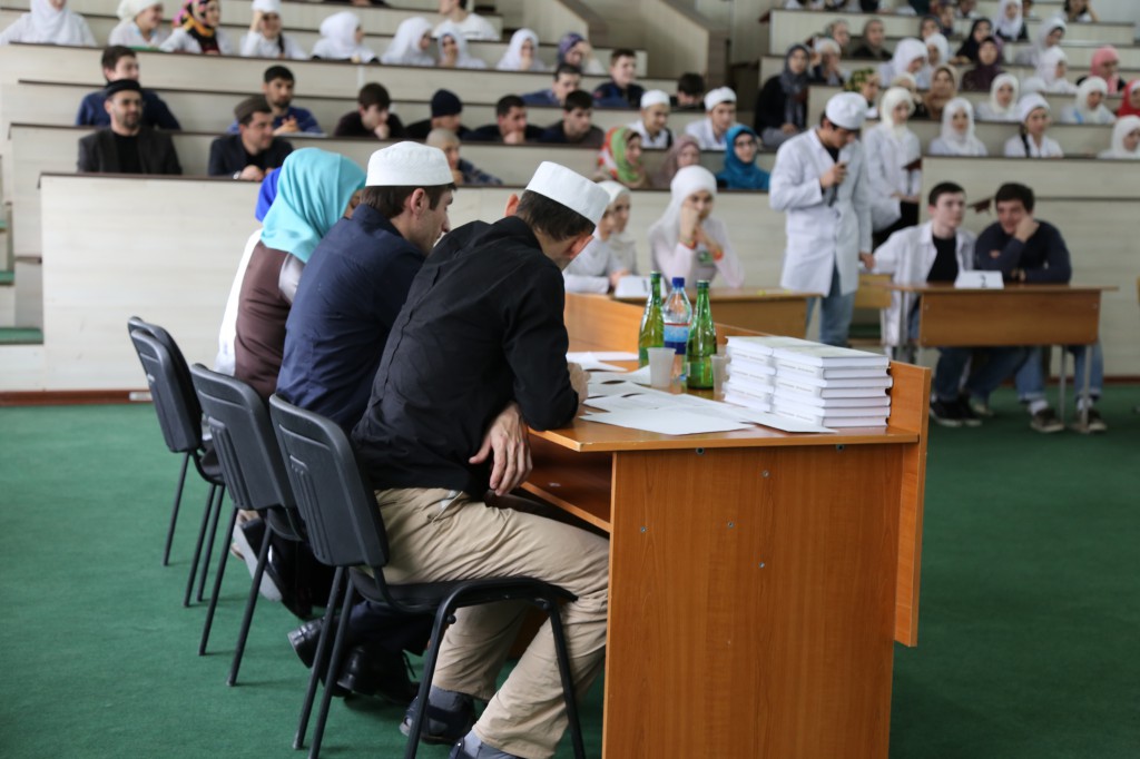 В медицинском колледже имени Башларова проводится конкурс по жизнеописанию Пророка Мухаммада (да благословит его Аллах и да приветствует)