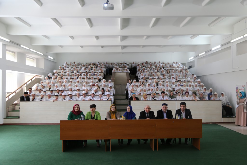 12 мая в медицинском колледже имени Башларова прошло мероприятие, посвященное международному дню медицинской сестры