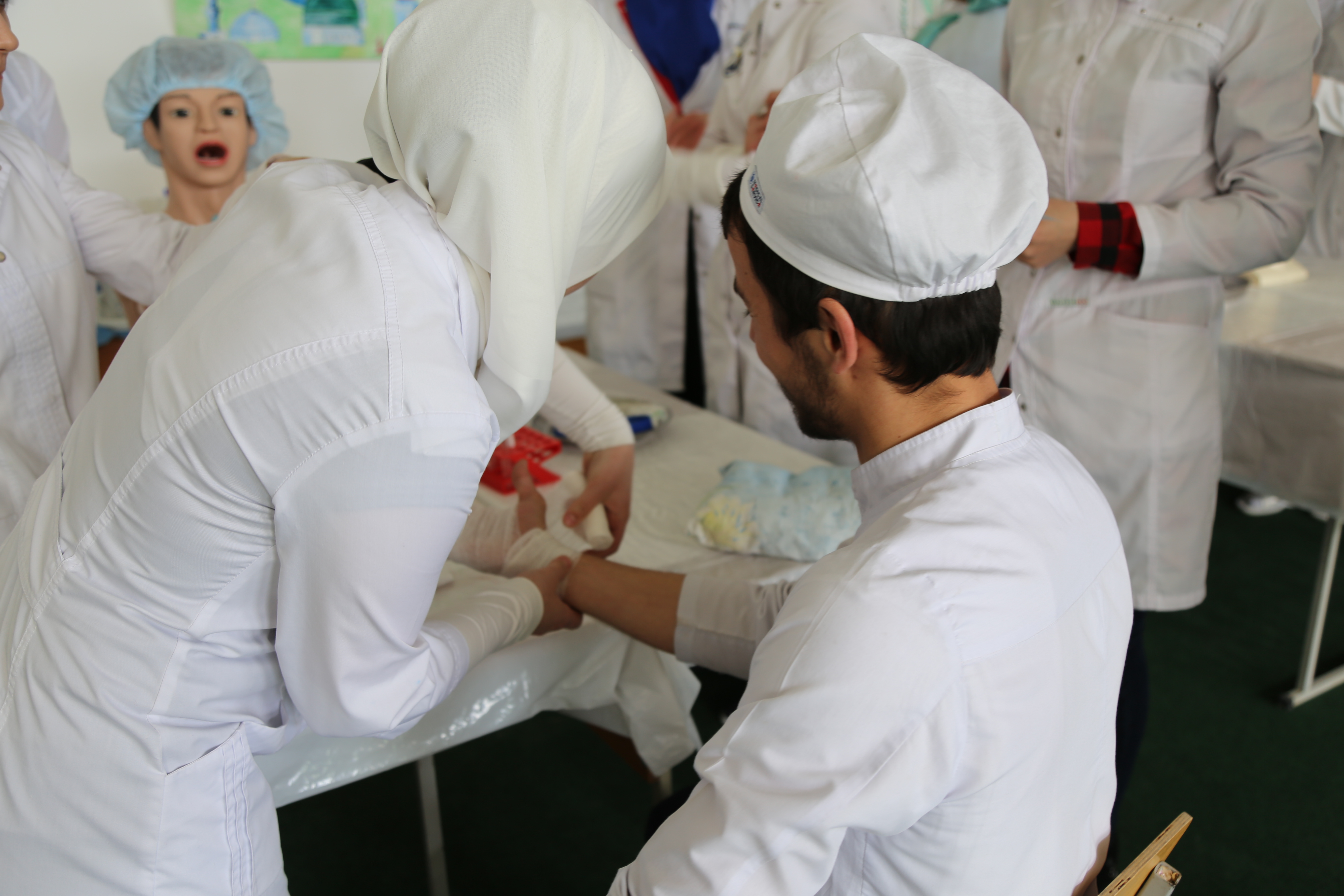 Конкурс «Лучший по профессии» между студентами 4 курса прошел в Медицинском колледже имени Башларова