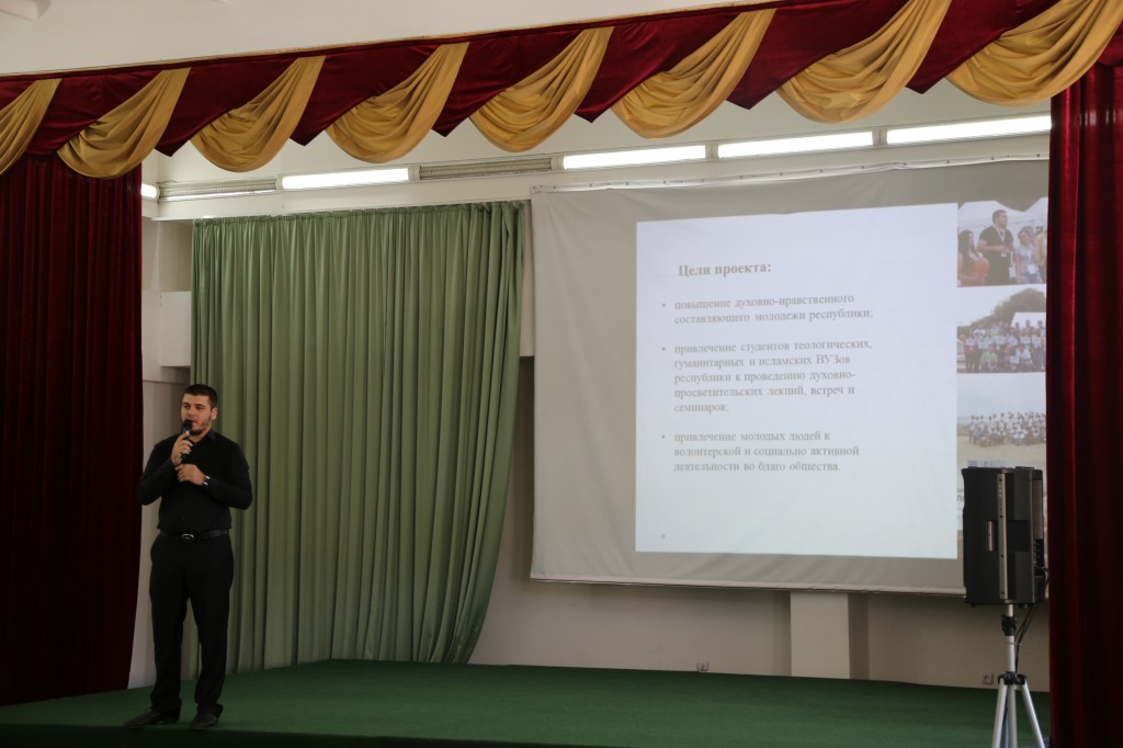 Представители молодежного клуба "Возрождение" встретились со студентами медицинского колледжа имени Башларова