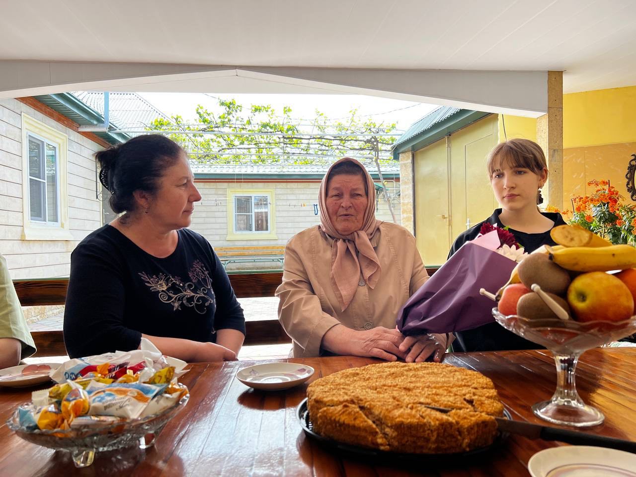 Активисты проекта «История солдата победы»  навестили  Громак Любовь Емельяновну