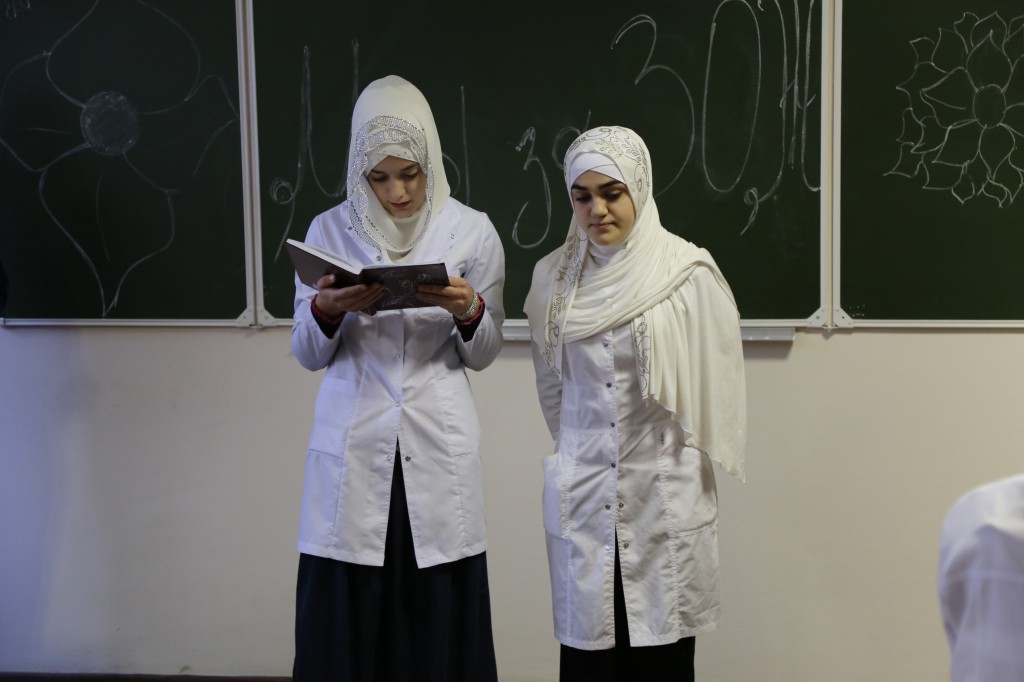 Студентки 1 курса 12 группы провели открытый урок на тему здоровый образ жизни