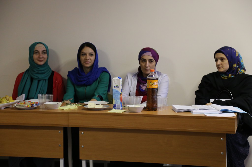 Студентки 1 курса 12 группы провели открытый урок на тему здоровый образ жизни