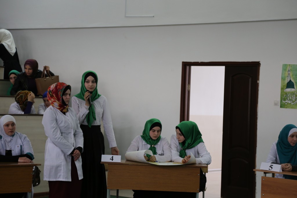 В медицинском колледже имени Башларова проводится конкурс по жизнеописанию Пророка Мухаммада (да благословит его Аллах и да приветствует)