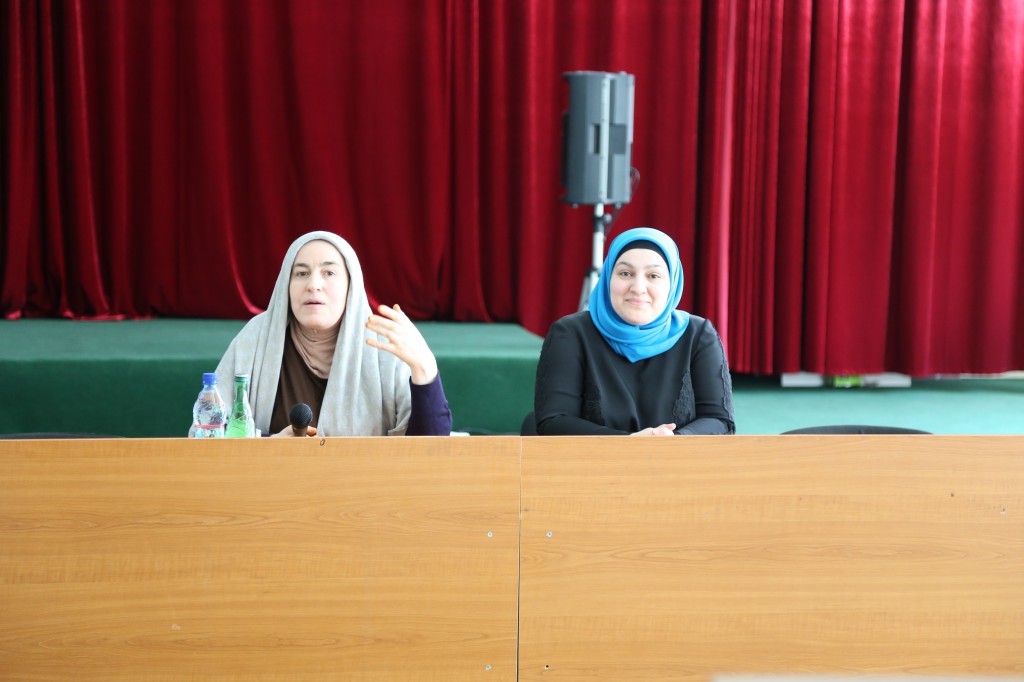 Врач гинеколог-эндокринолог Ажубова Хадижат Анварпашаевна провела лекцию для студенток, Медицинского колледжа имени Башларова