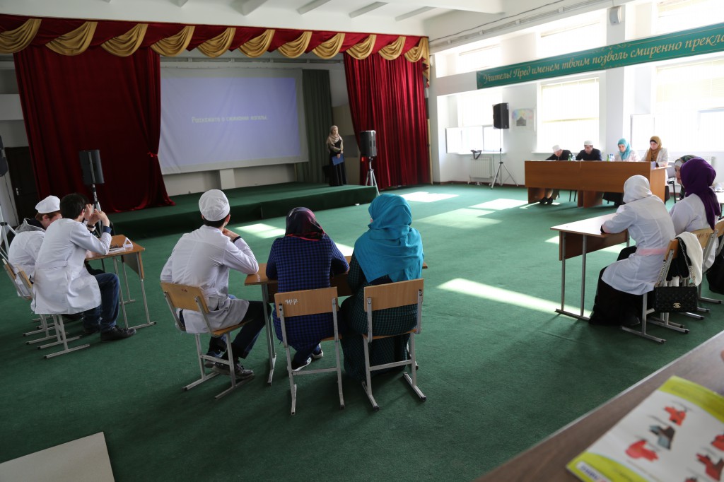 Второй этап конкурса по жизнеописанию Пророка Мухаммада (да благословит его Аллах и да приветствует) прошел в Медицинском колледже имени Башларова