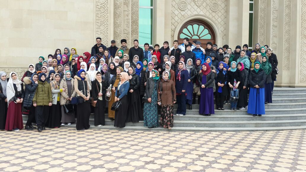 В Дербенте побывали студенты и преподаватели медицинского колледжа имени Башларова с целью посетить величайшие достопримечательности исламского мира