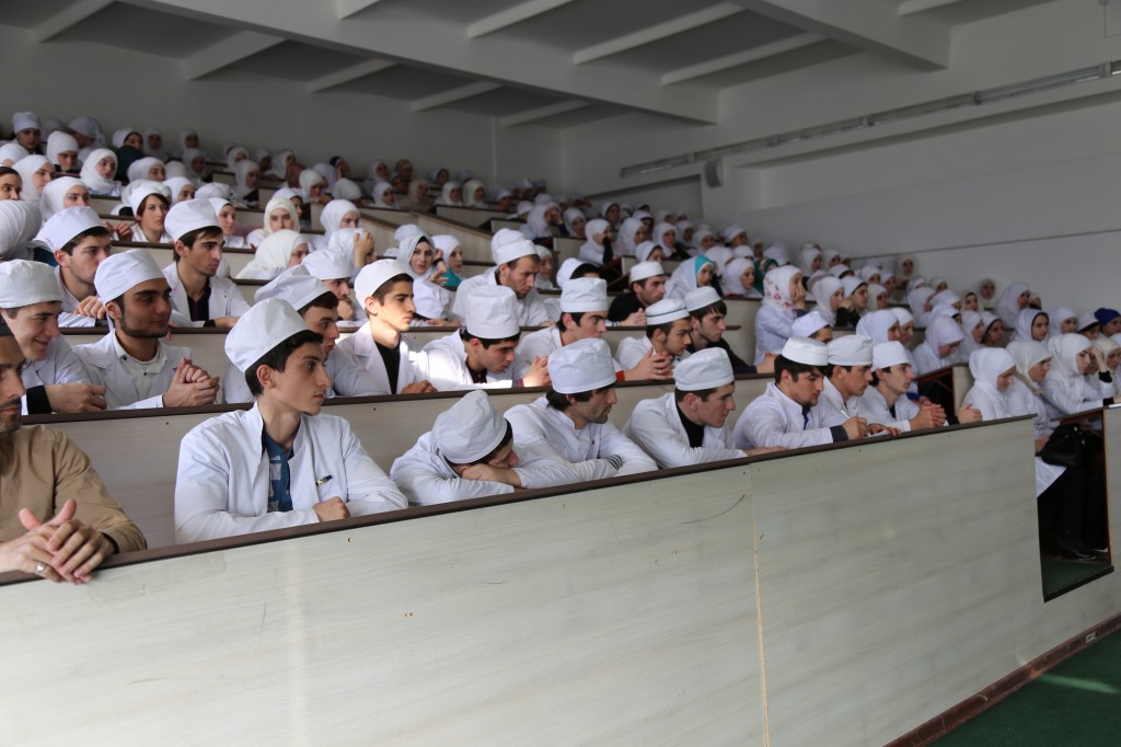 В Медицинском колледже имени Башларова прошла встреча студентов с муфтием Иркутской области Фарид хазрат Мингалеевым