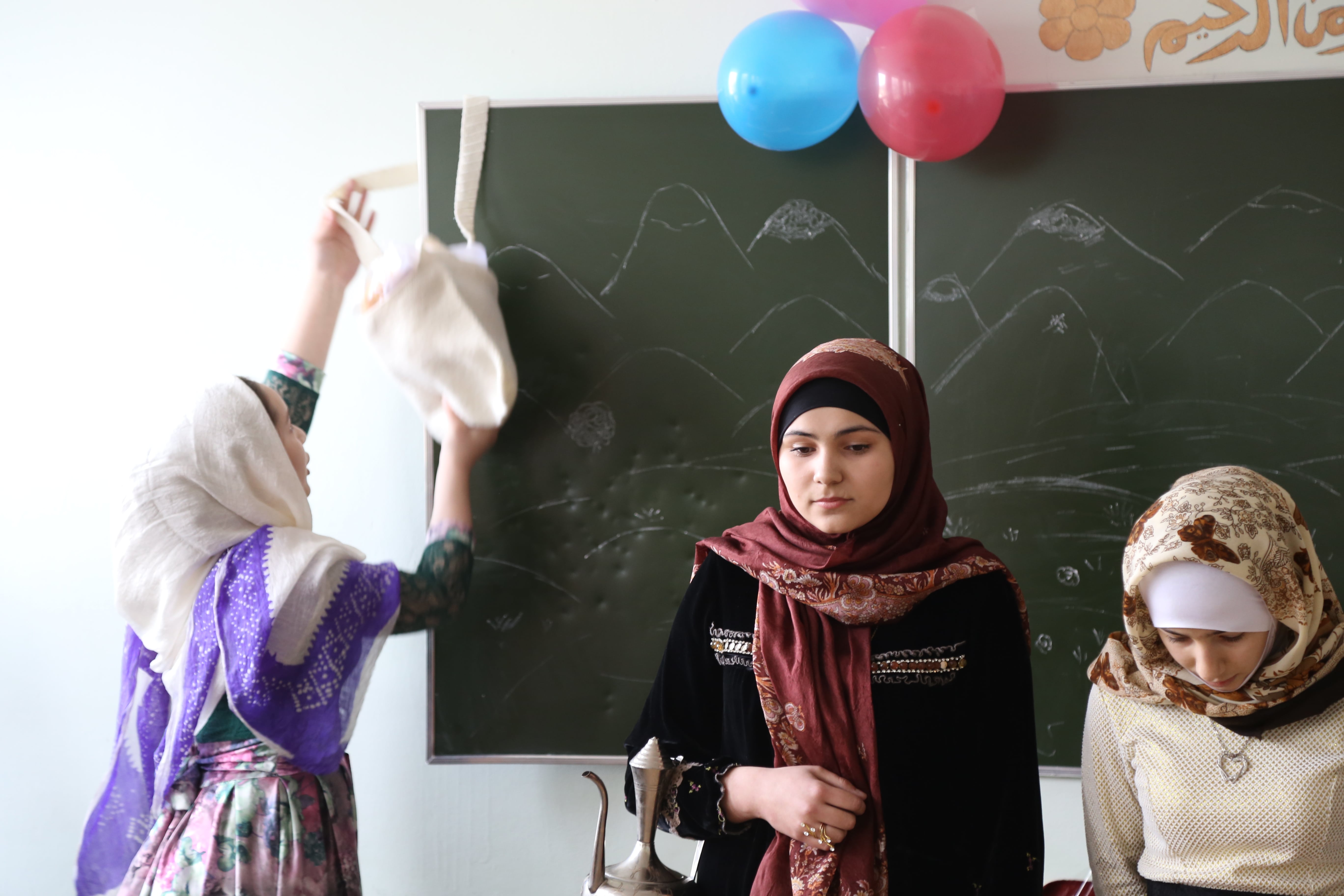 Студенты первого курса, медицинского колледжа имени Башларова, провели открытый урок на тему «Единство народов – богатства Дагестана»