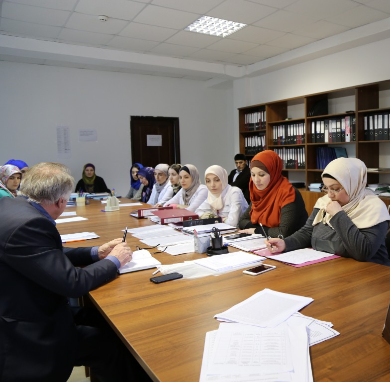 В Медицинском колледже имени Башларова прошло собрание кураторов с администрацией колледжа