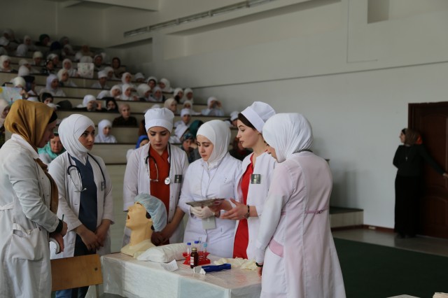 Конкурс «Лучший по профессии» между студентами 3 курса прошел в Медицинском колледже имени Башларова