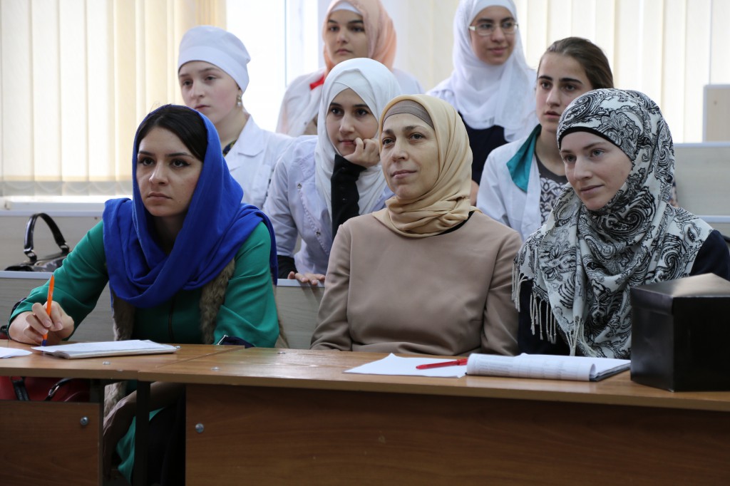 Студенты первого курса Медицинского колледжа имени Башларова провели КВН на тему «Математика – царица наук»