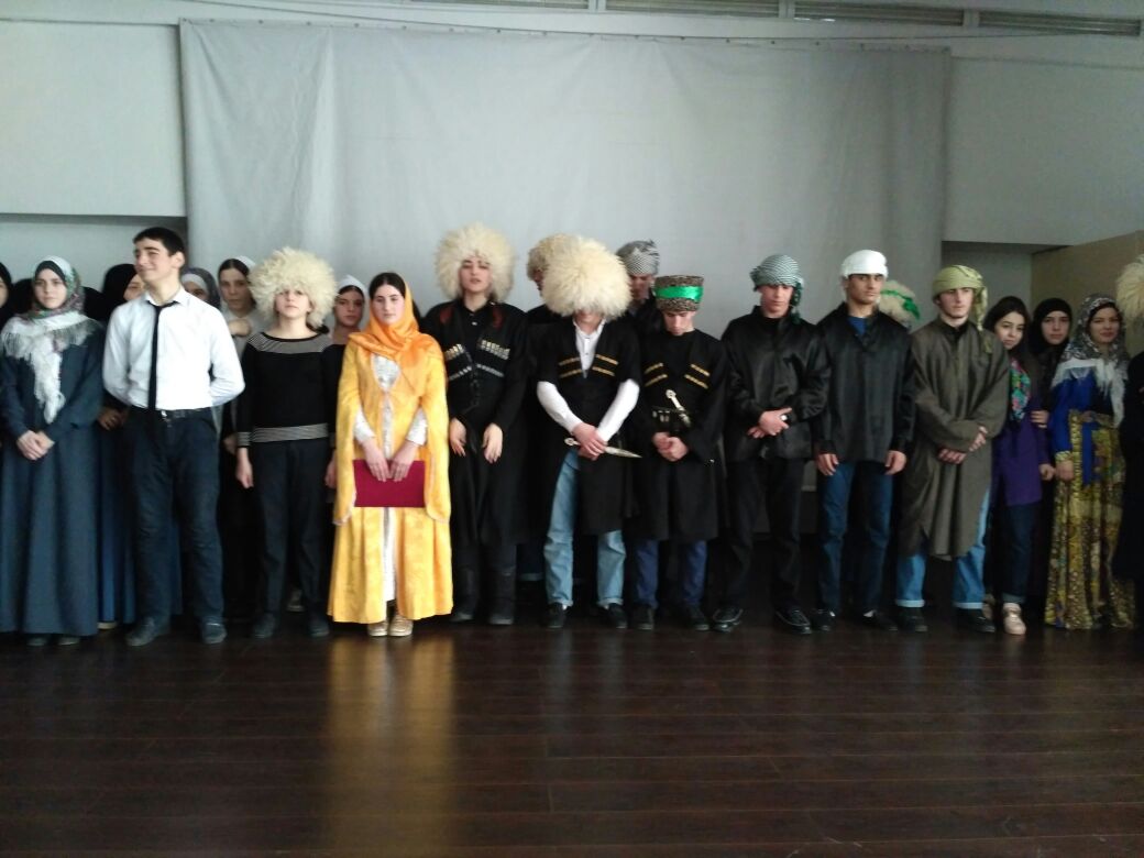 Неделю истории завершили красочным представлением