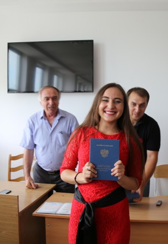 В медицинским колледже имени Башларова прошла церемония вручения дипломов выпускникам 2016 года