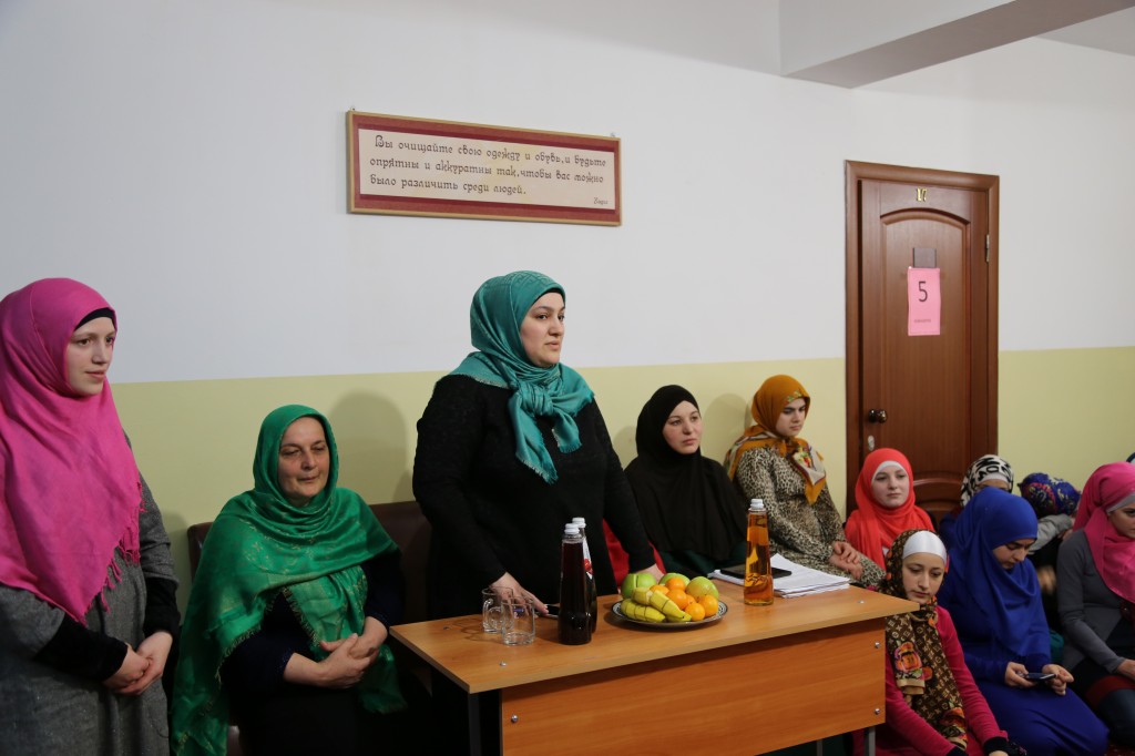 Студенты Медицинского колледжа имени Башларова, проживающие в общежитие, провели мавлид посвященный месяцу РабРаби-уль-авваль