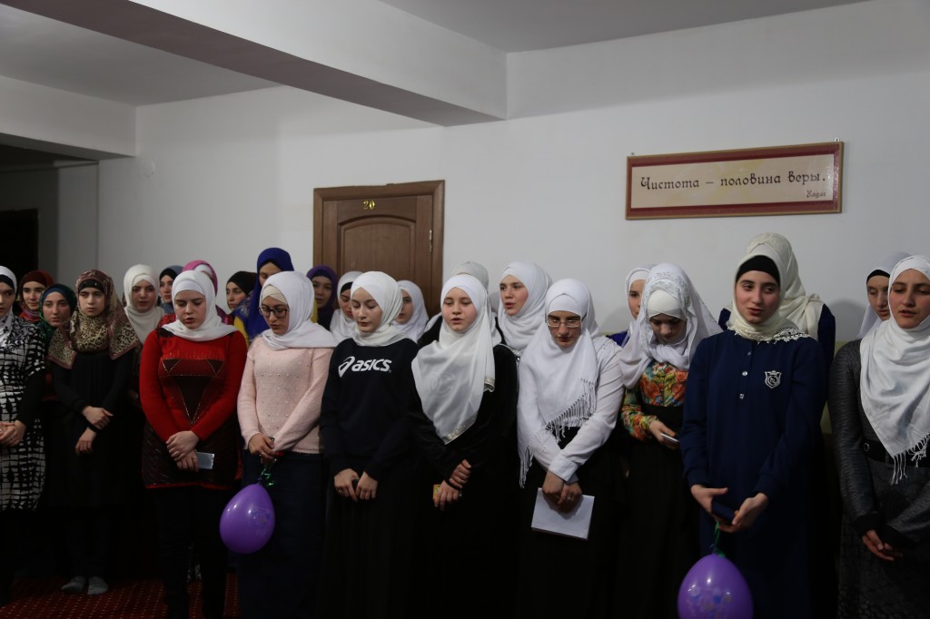 Студенты Медицинского колледжа имени Башларова, проживающие в общежитие, провели мавлид посвященный месяцу РабРаби-уль-авваль