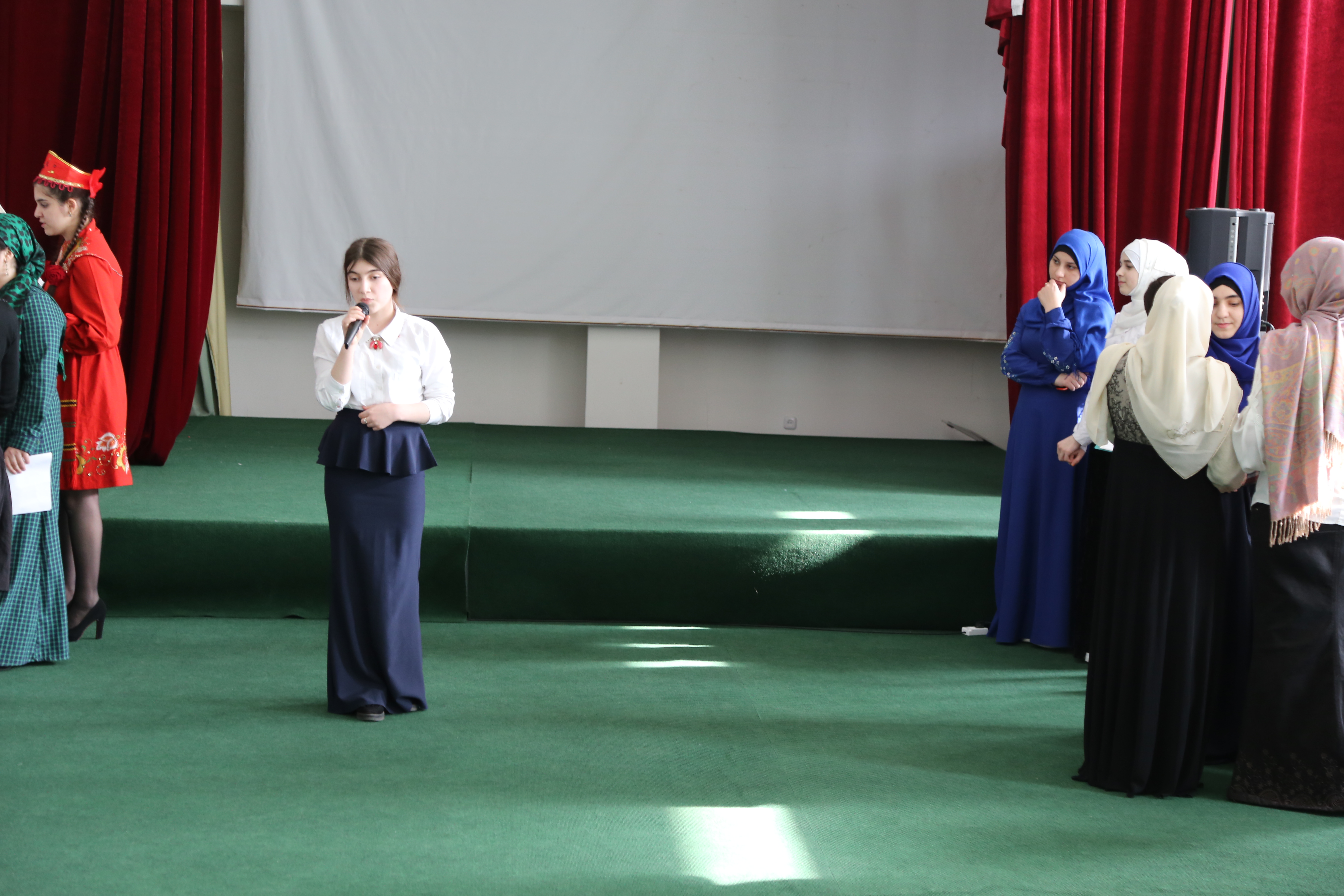 Студенты Медицинского колледжа имени Башларова провели литературный вечер в память Сергея Есенина