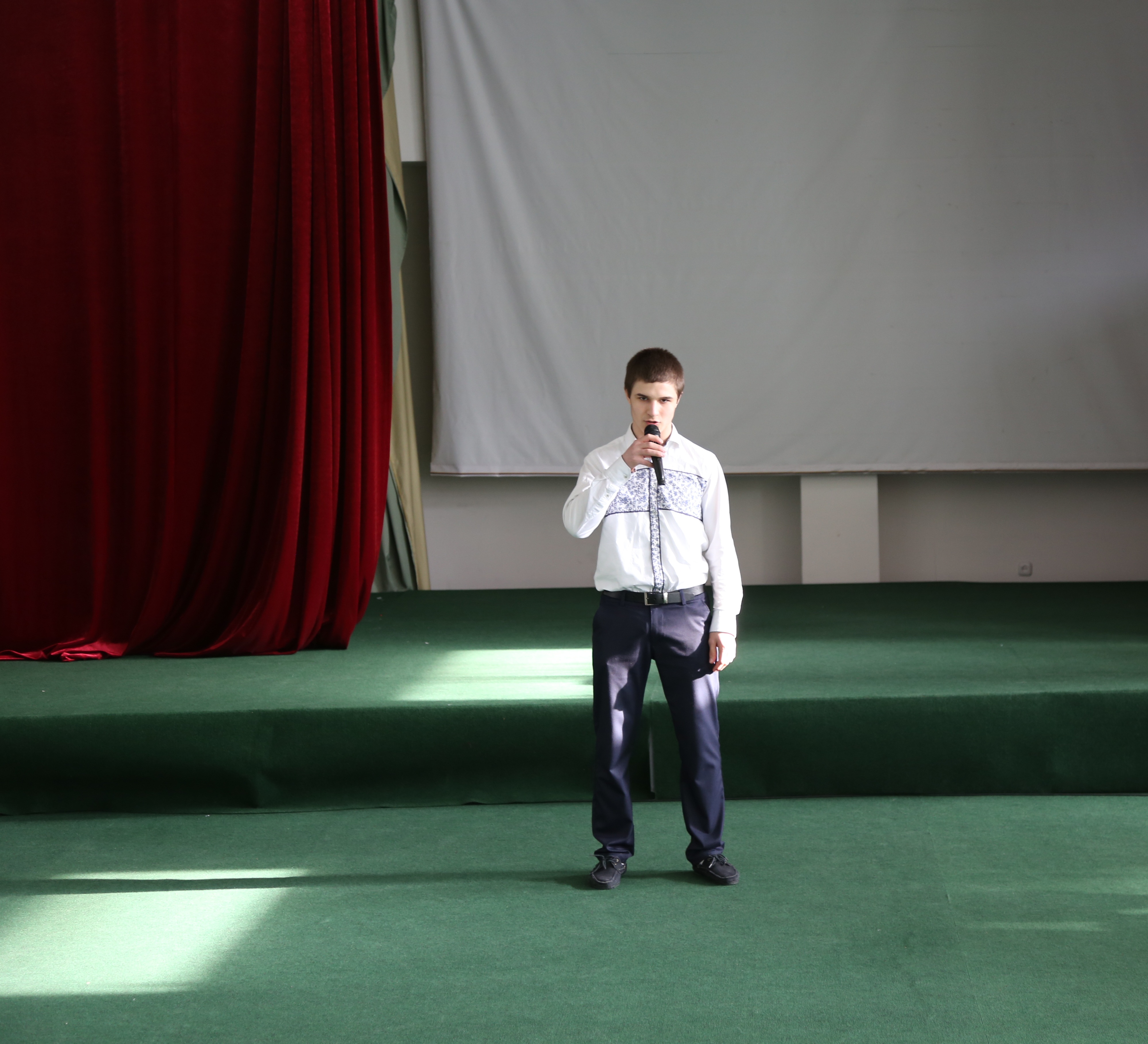 Студенты Медицинского колледжа имени Башларова провели литературный вечер в память Сергея Есенина