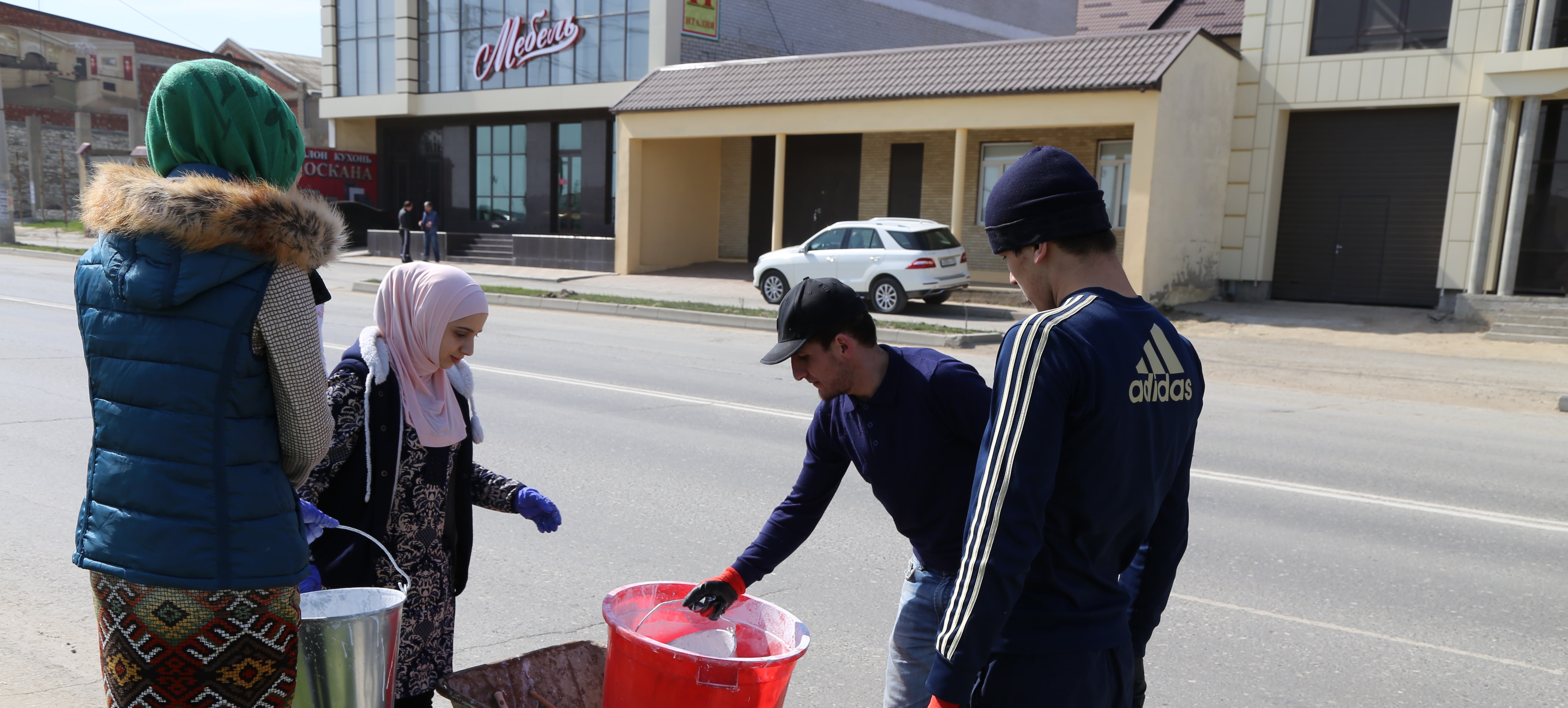 26 марта работники и студенты Медицинского колледжа имени Башларова приняли участие в общегородском субботнике, инициированном администрацией города М...
