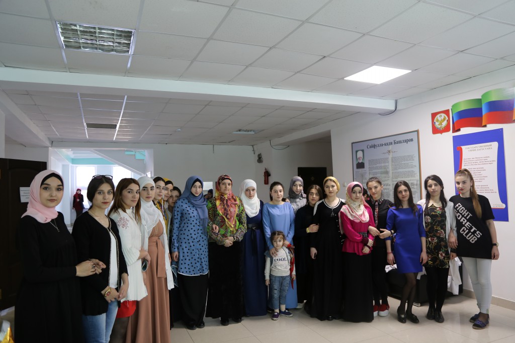 26 апреля открытый урок на тему: «Спасибо Вам за знания» провели студенты первого курса