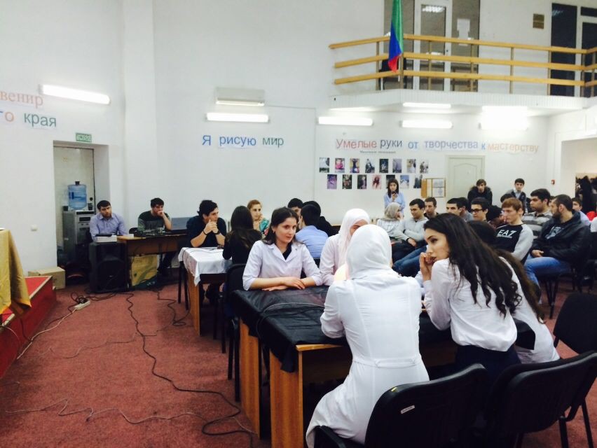 Студентки медицинского колледжа имени Башларова приняли участие в первом туре чемпионата города по интеллектуальным играм среди сузов