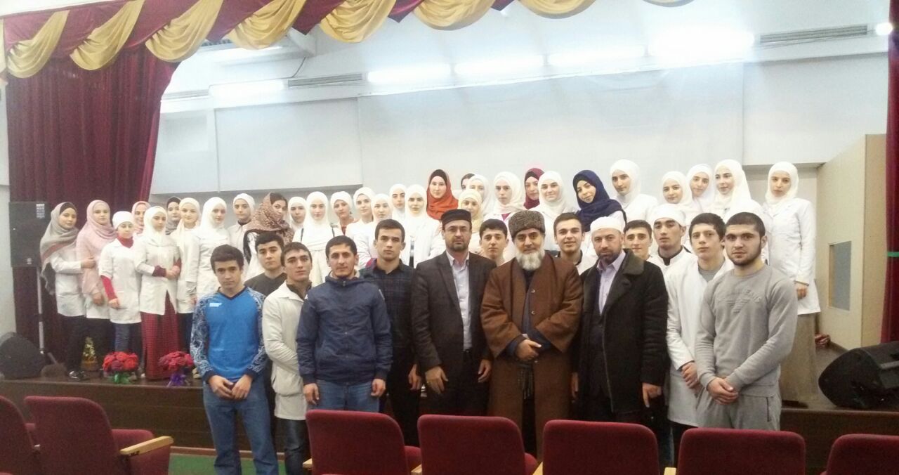 Встреча студентов колледжа имени Башларова с шейхом Абу Джамиль