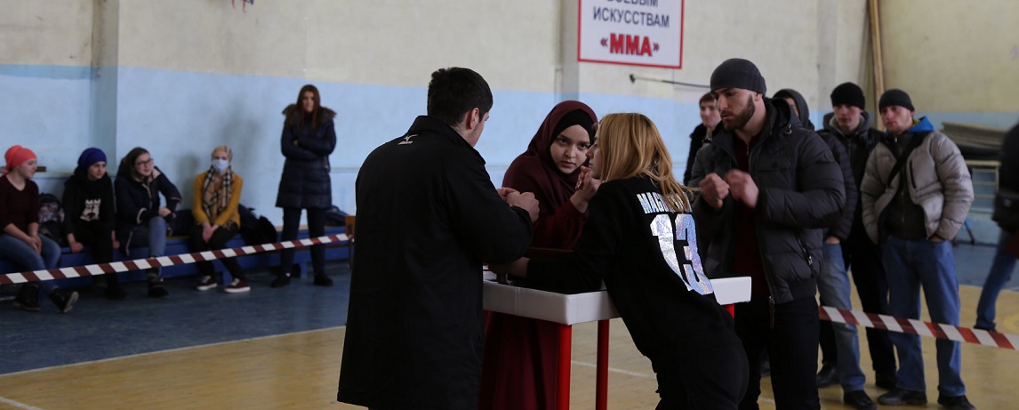 Cтуденты медицинского колледжа им. Башларова заняли призовые места в городском турнире по армрестлингу