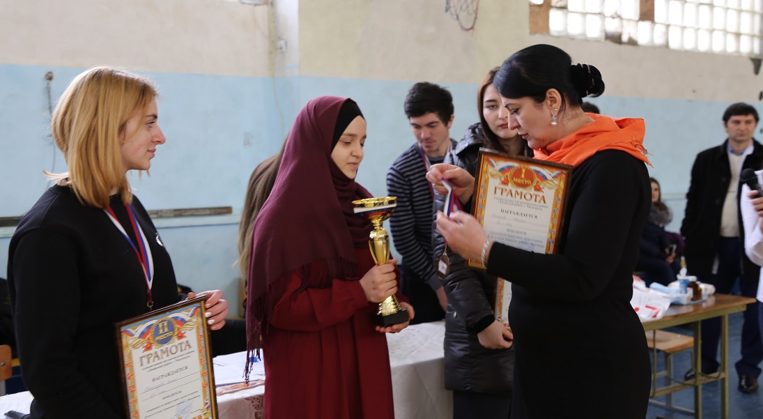 Cтуденты медицинского колледжа им. Башларова заняли призовые места в городском турнире по армрестлингу