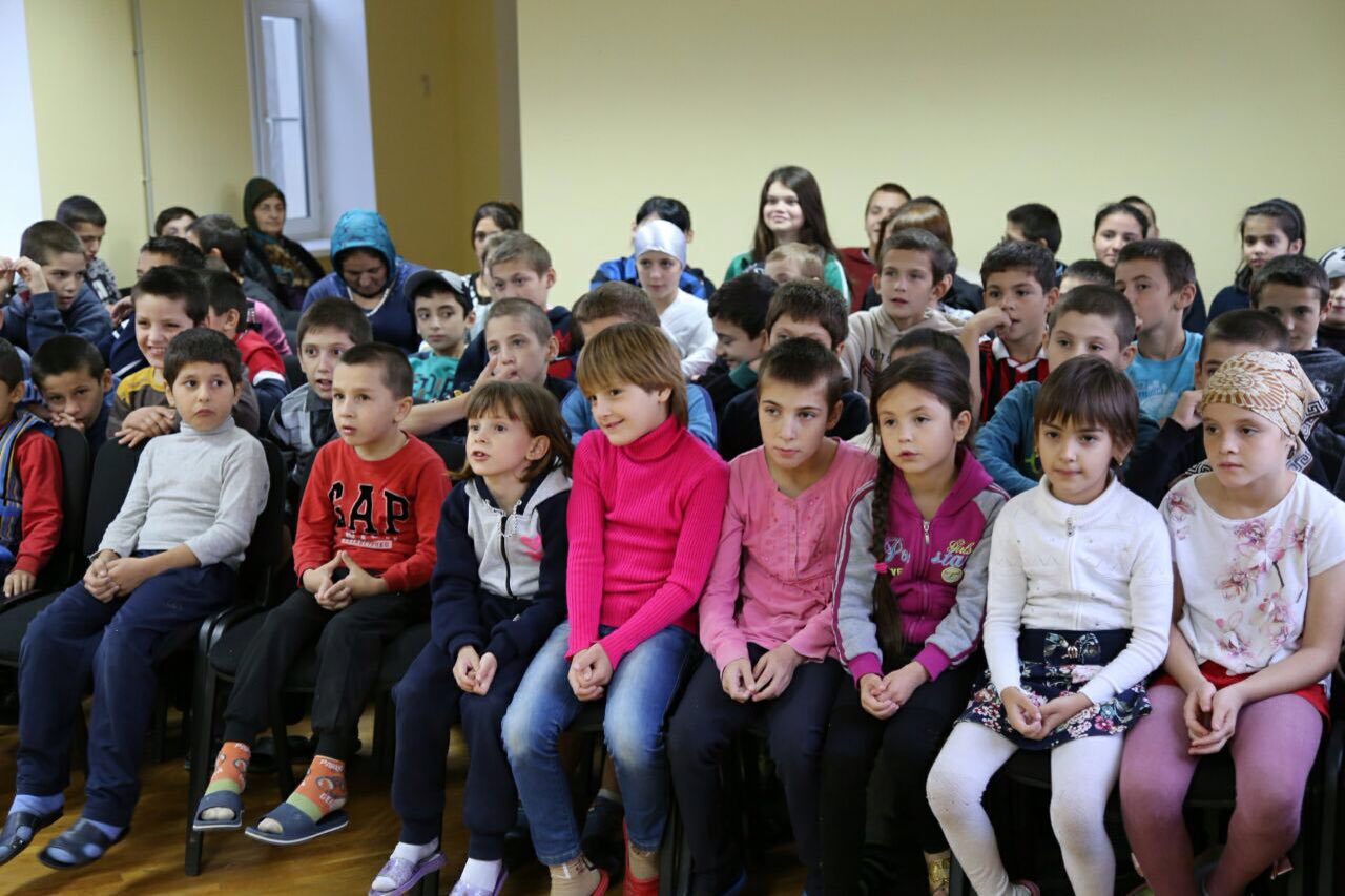 Дети должны улыбаться