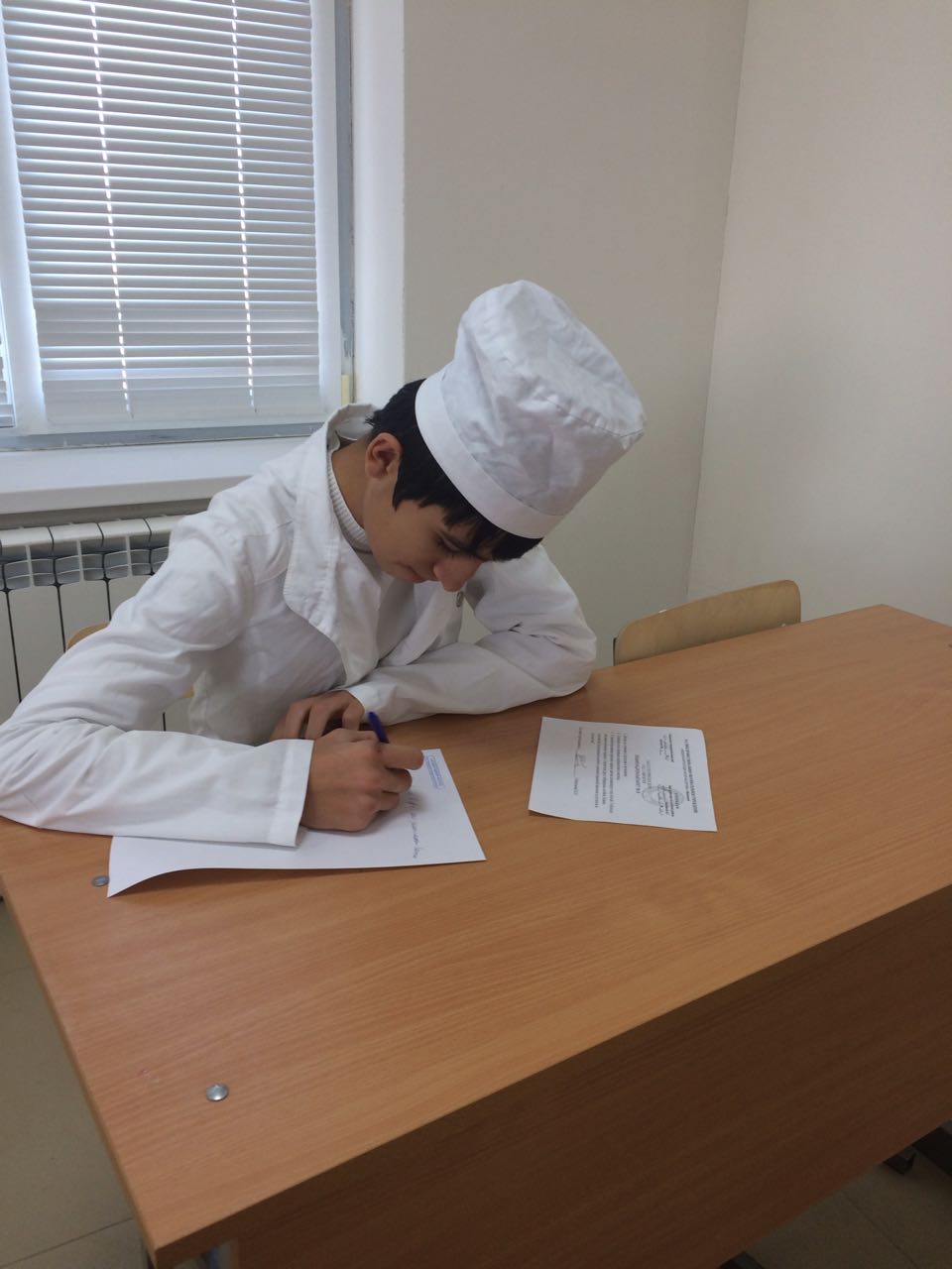 Медицина, взятая в плане теории, — это, прежде всего общая биология.