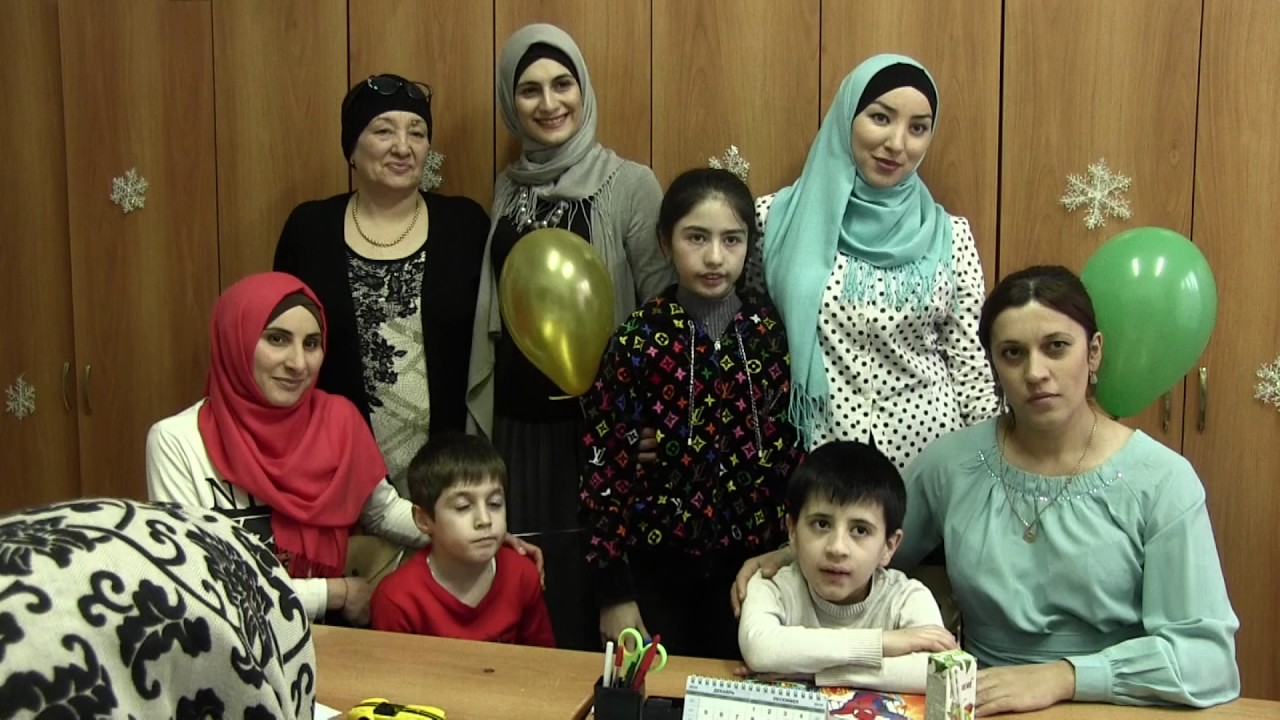 Волонтерская студенческая группа колледжа посетила интернат для глухонемых детей