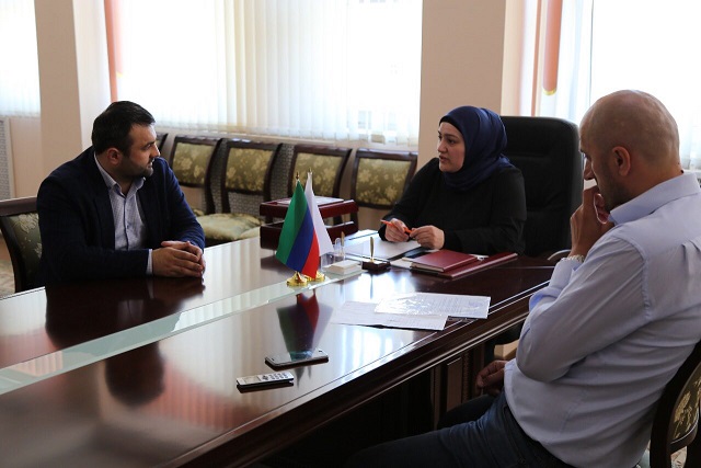 Заведующий отделения кардиологии медицинского центра на Чёрных камнях посетил Медицинский колледж им. Башларова