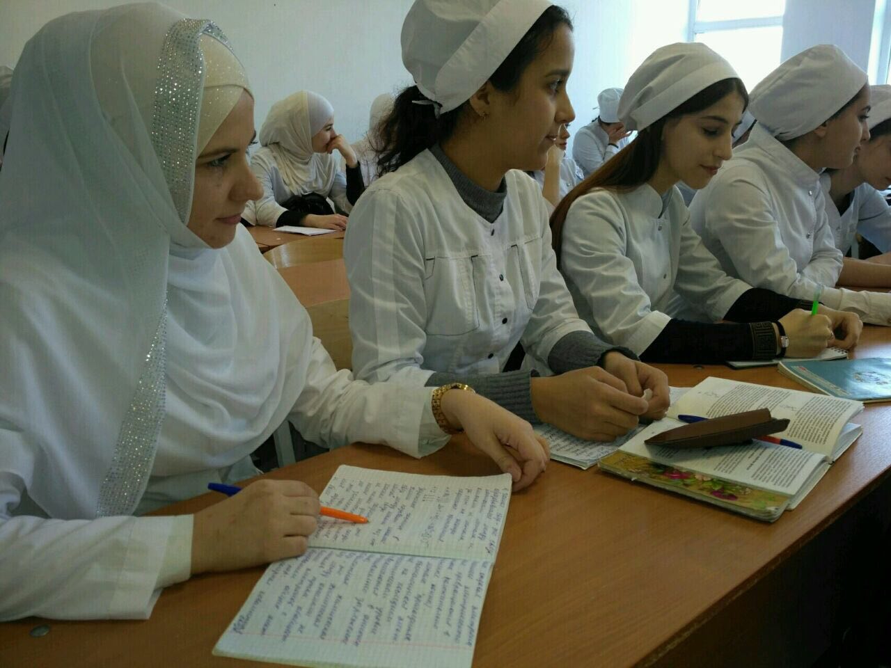 В колледже началась Неделя химии