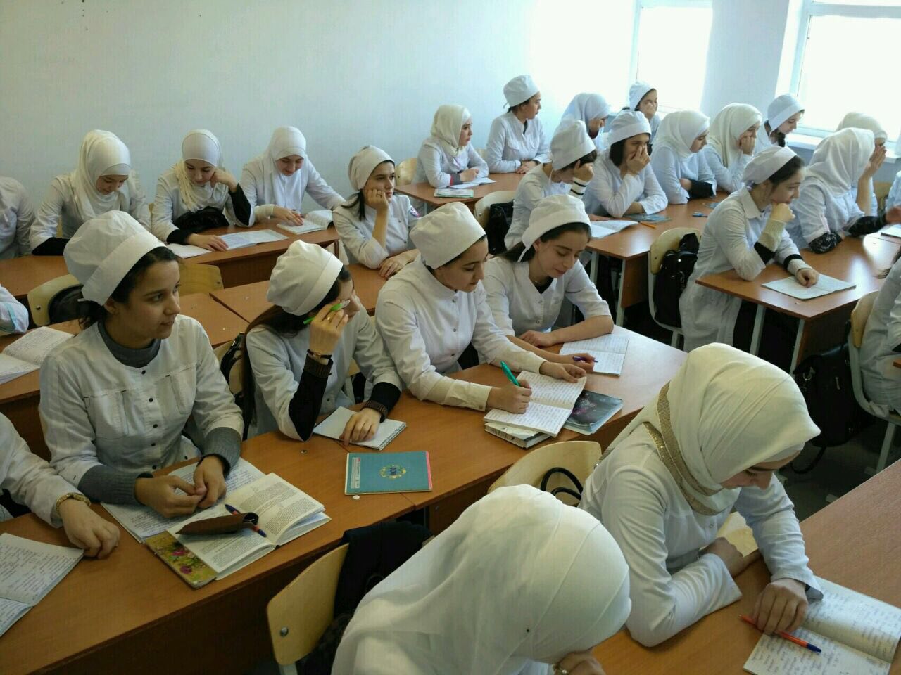 В колледже началась Неделя химии