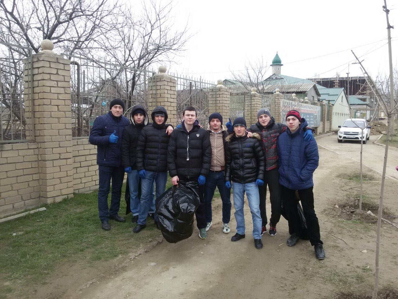 Студенты медицинского колледжа имени Башларова приняли участие в республиканском субботнике