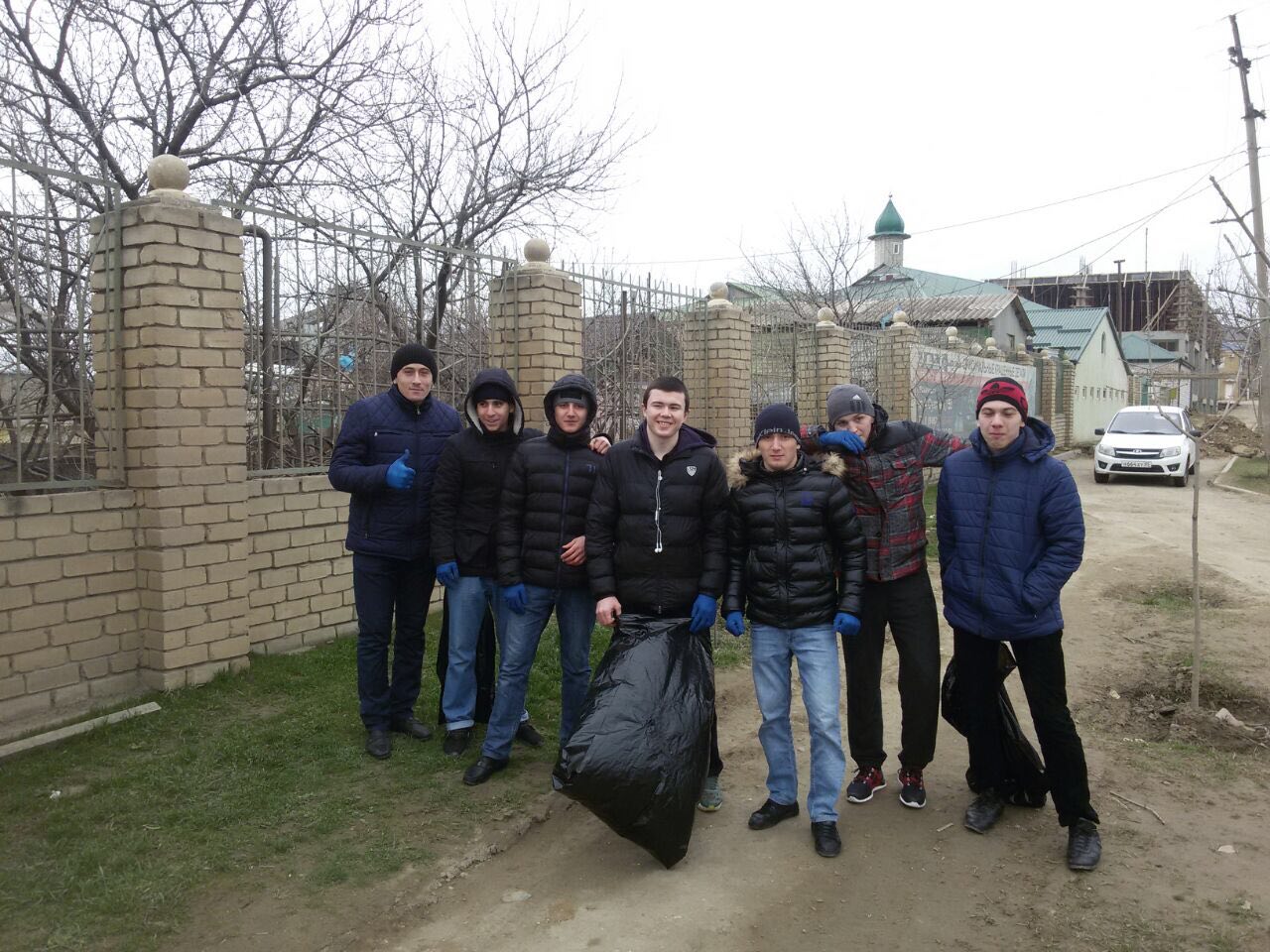 Студенты медицинского колледжа имени Башларова приняли участие в республиканском субботнике