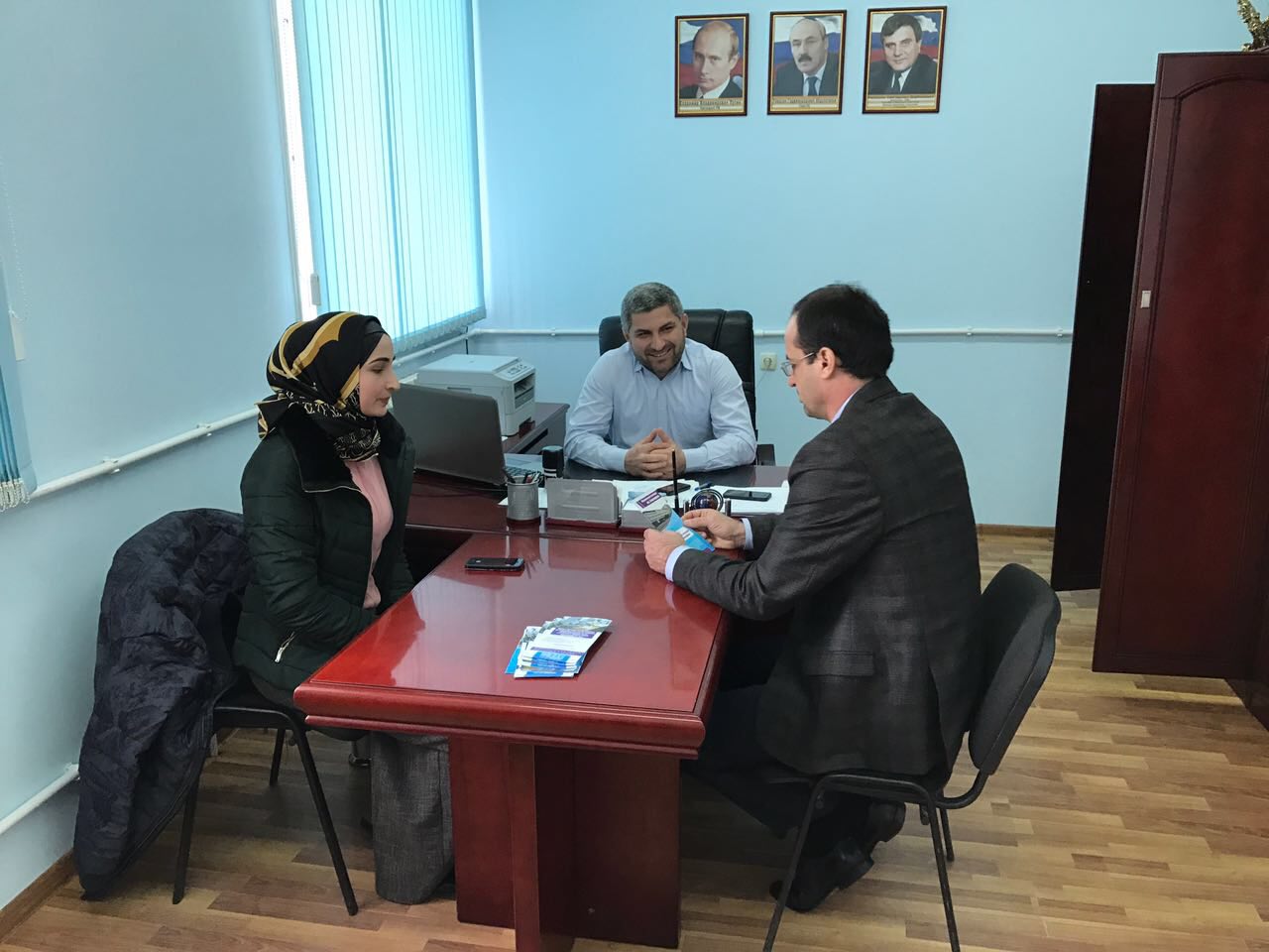 Хасавюртовские школы встречают администрацию колледжа имени Башларова