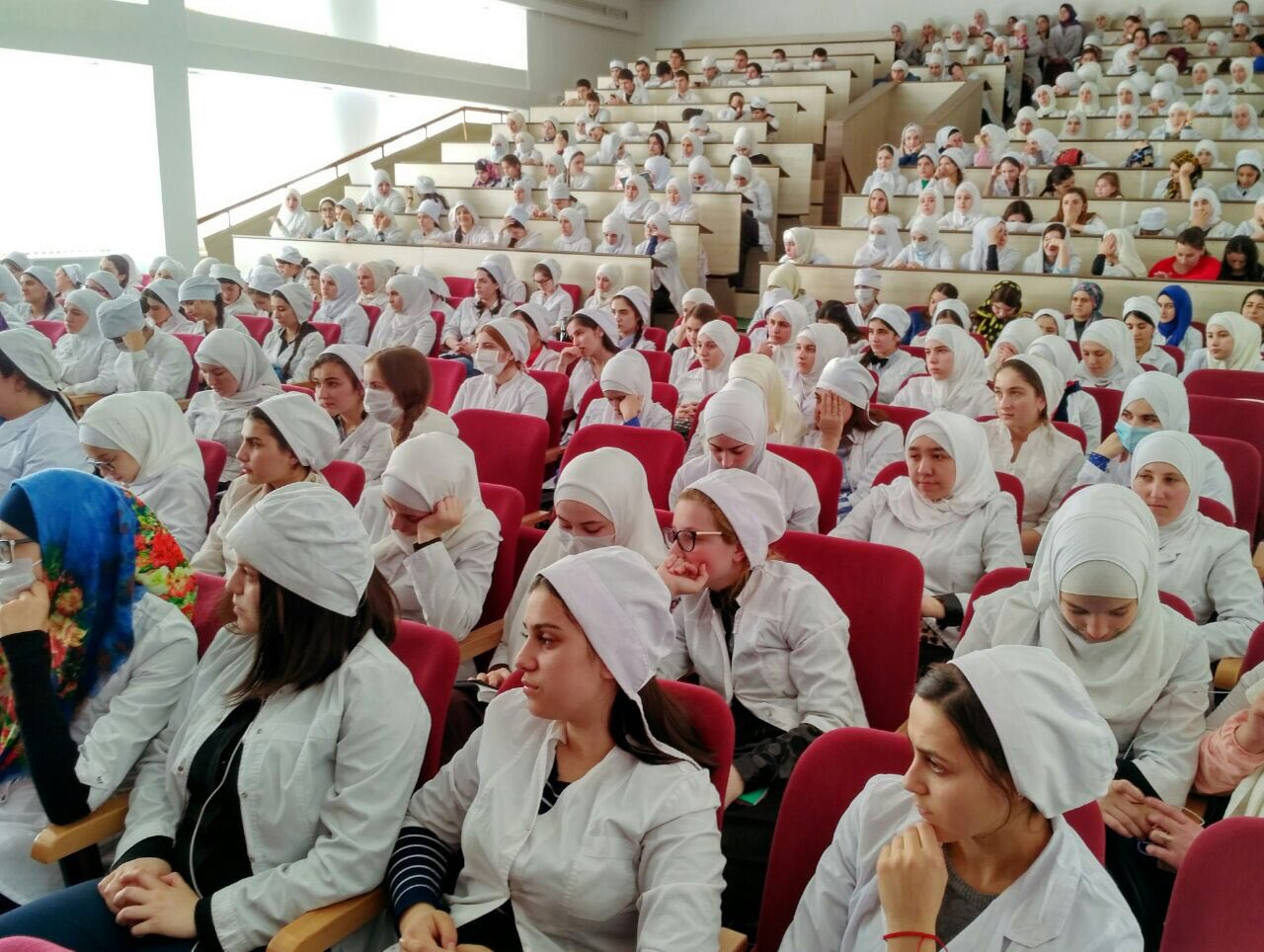 Работник управления МЧС рассказали студентам о пожарной безопасности