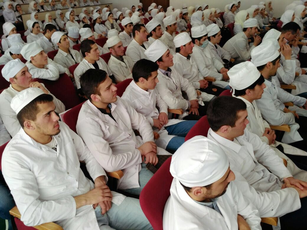 Сегодня в актовом зале колледжа прошла встреча студентов с Шамилем Алиевым