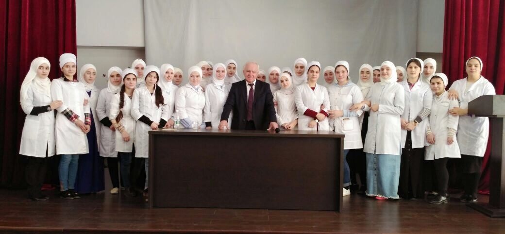 Сегодня в актовом зале колледжа прошла встреча студентов с Шамилем Алиевым