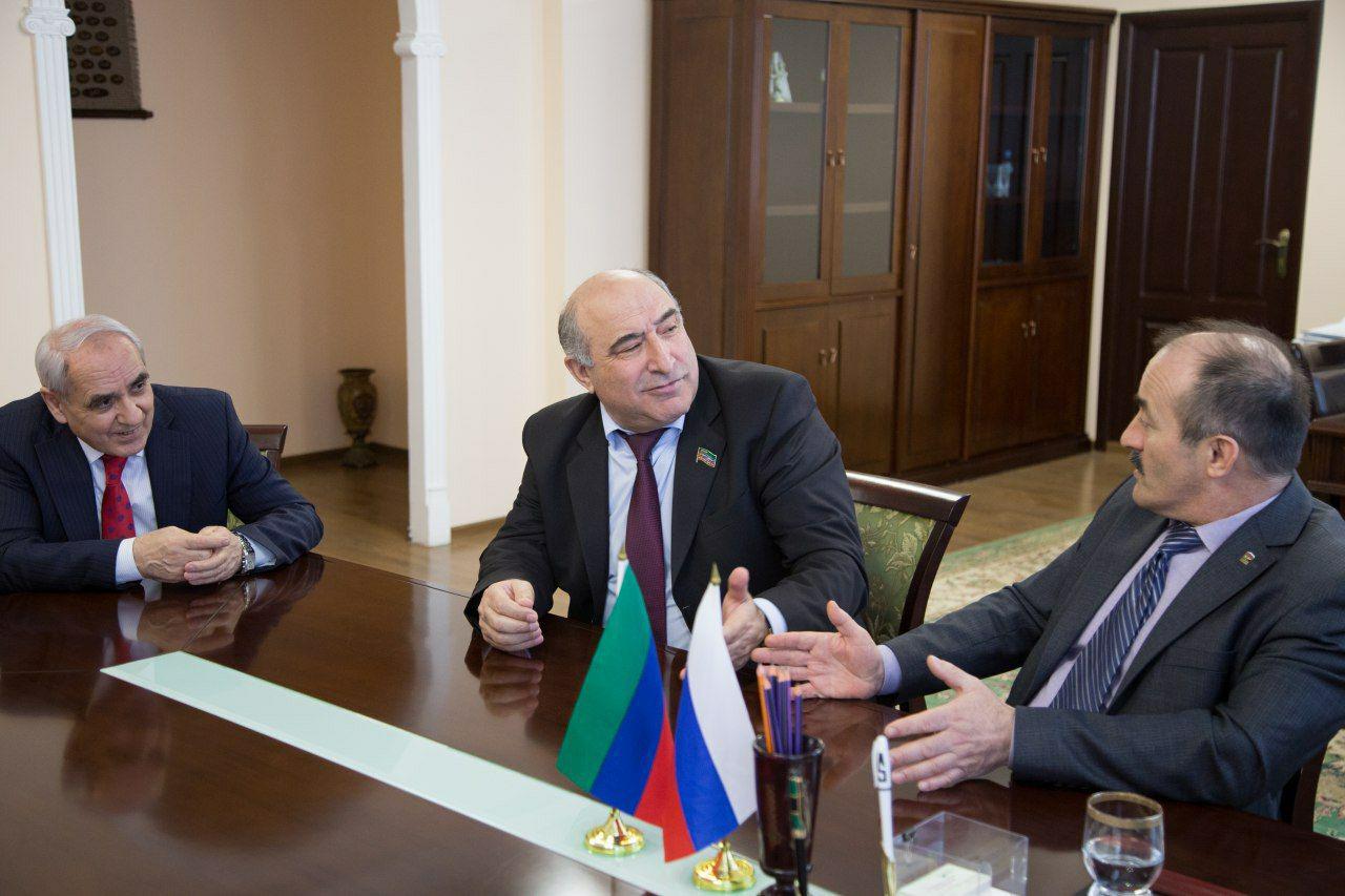 В МК им. Башларова прошла встреча студентов с представителями Ленинской администрации г. Махачкалы