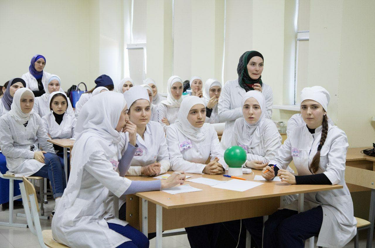 В МК им. Башларова прошла интеллектуальная игра "Брейн- ринг"