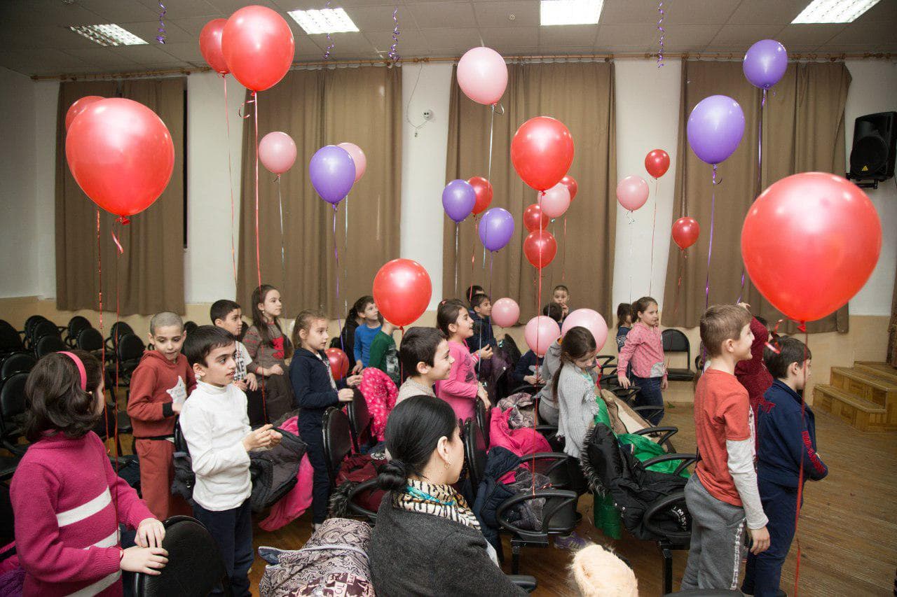 Студенты МК им. Башларова посетили школу- интернат для сирот.