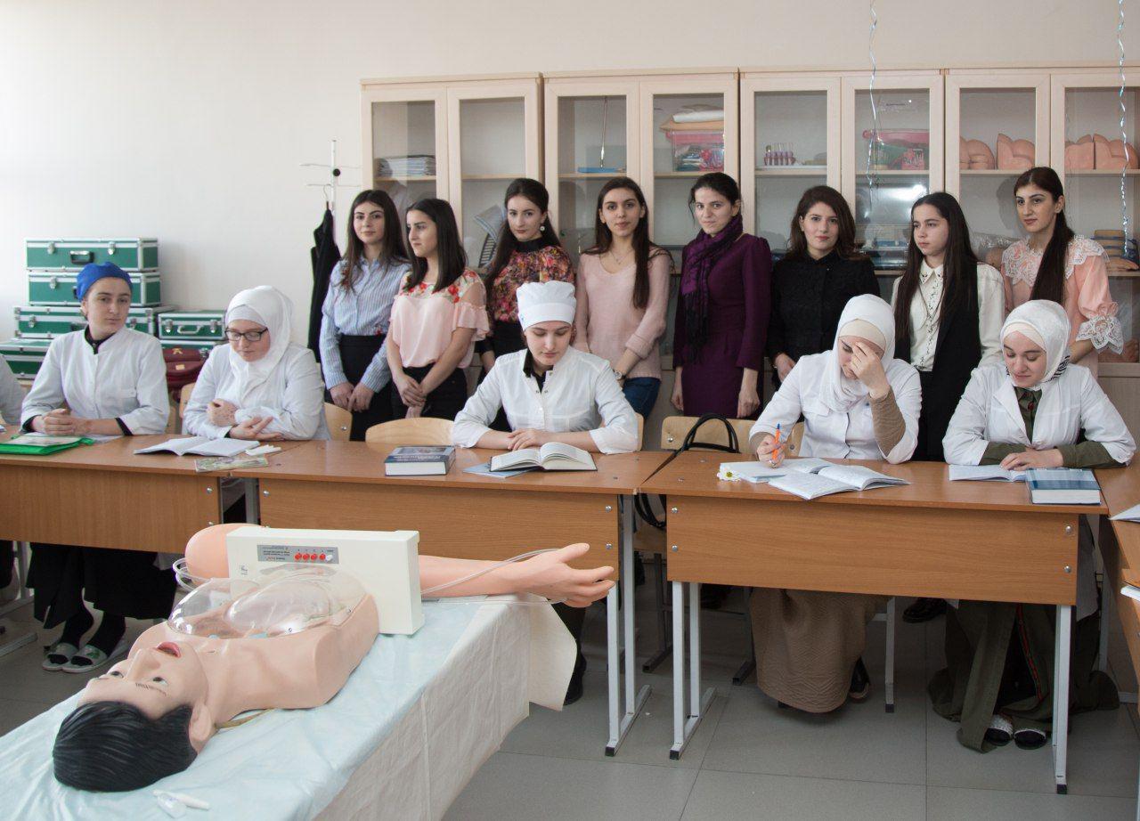 Студенты МК им. Башларова филиала г. Дербент, посетили головной ссуз.