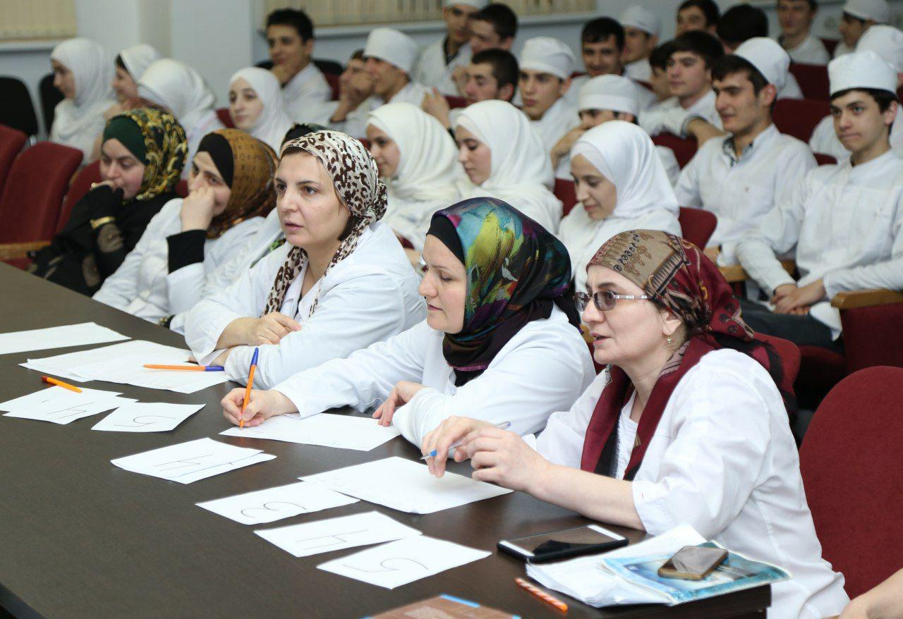 В МКиБ провели игру "Что? Где? Когда?"