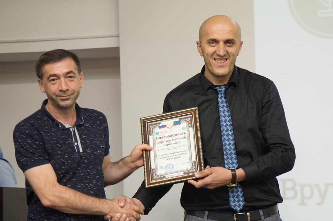 Выпускникам МК им. Башларова вручили дипломы об окончании колледжа