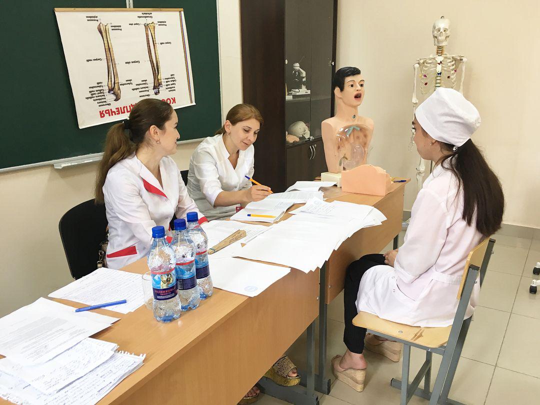 Студенты МКиБ успешно сдали летнюю сессию