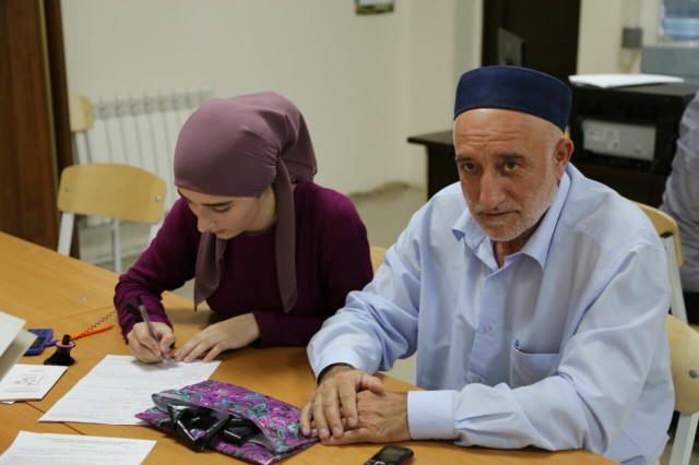 Новичкам откроем мы пошире двери