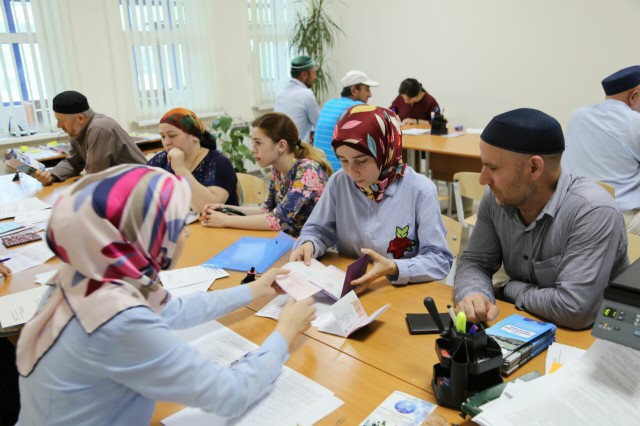 Новичкам откроем мы пошире двери