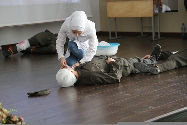 Летит, летит по небу клин усталый...